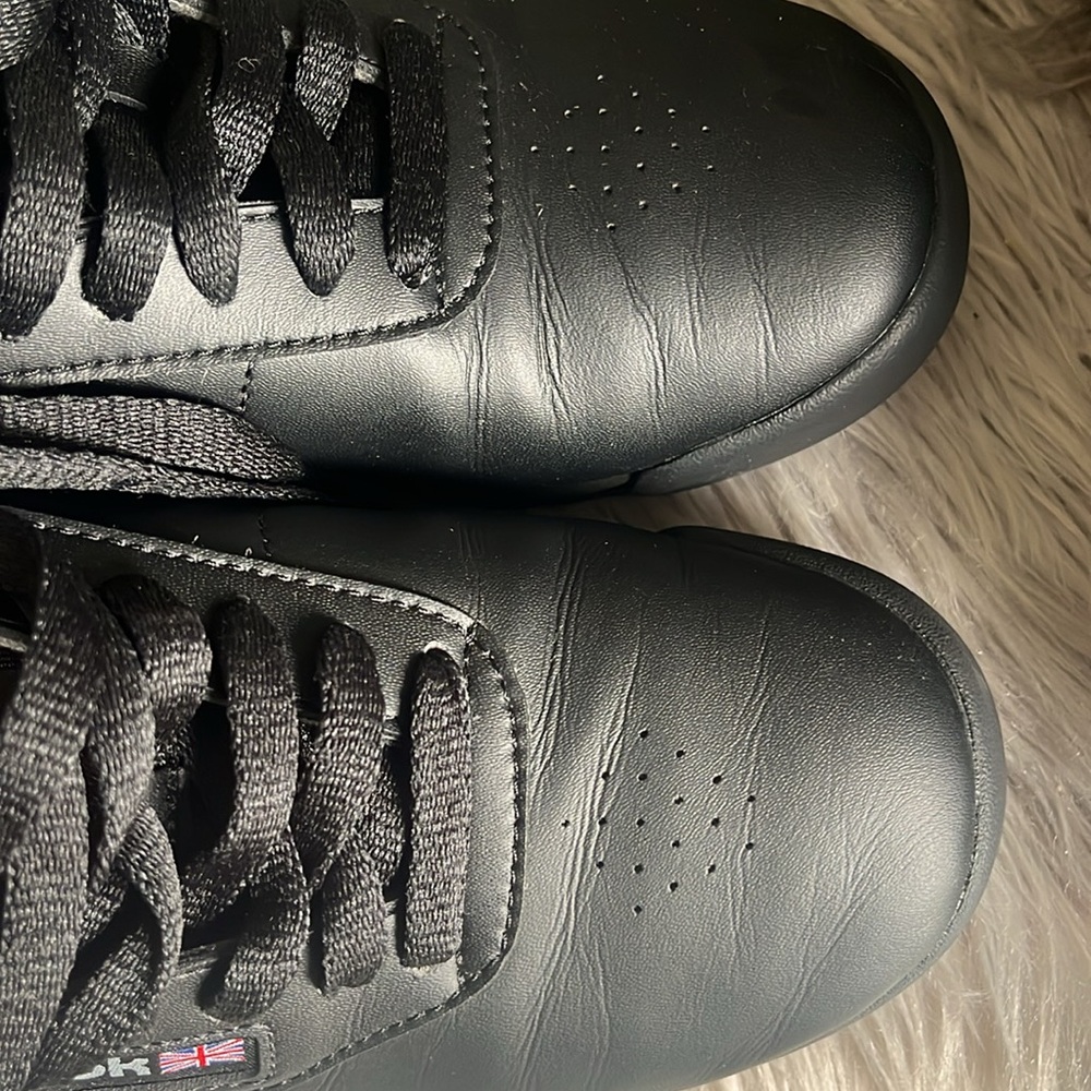 Sneakers - Picture 5 of 5
